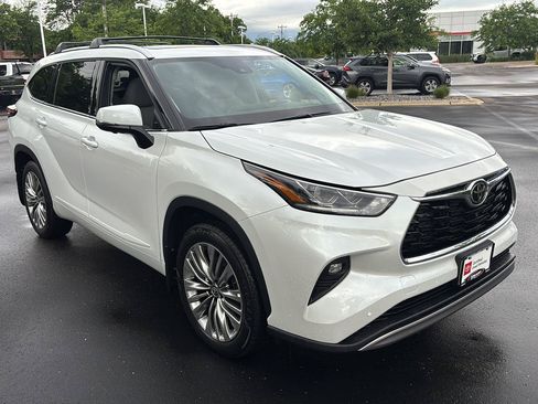 Used 2026 Toyota Highlander Platinum AWD/4WD image 8