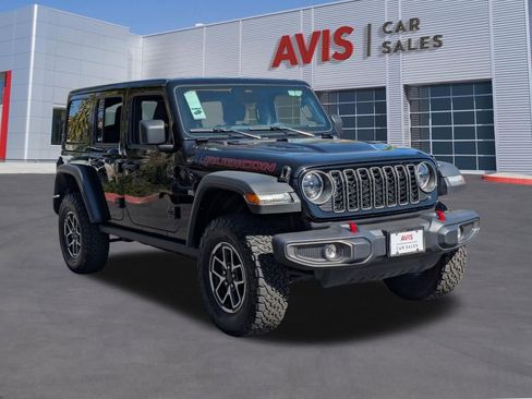 Used 2025 Jeep Wrangler Unlimited Rubicon image 3