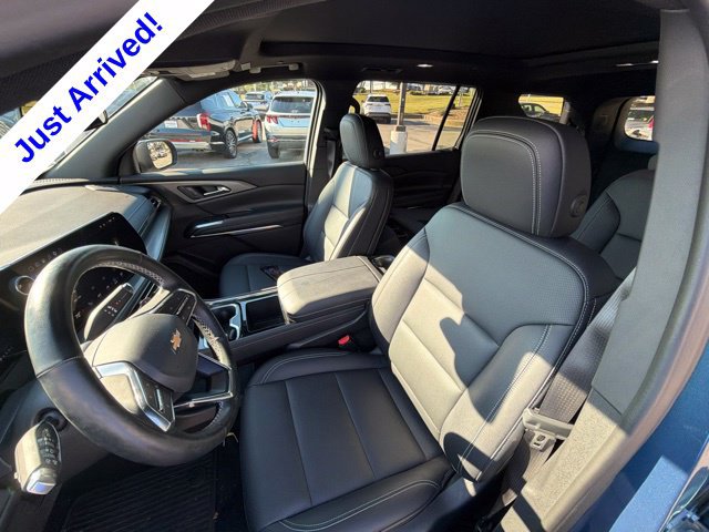 Used 2025 Chevrolet Traverse LT w/ Sun and Wheel Package FWD image 42