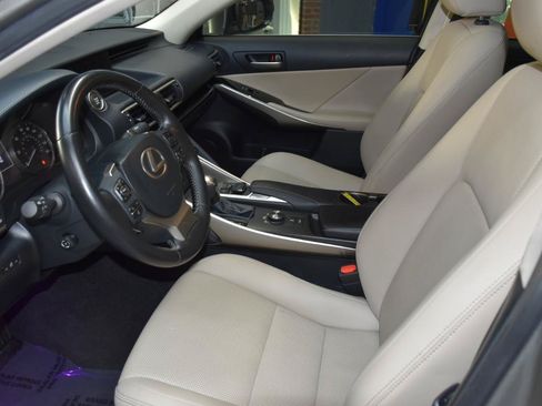 Used 2018 Lexus IS 300 AWD image 20