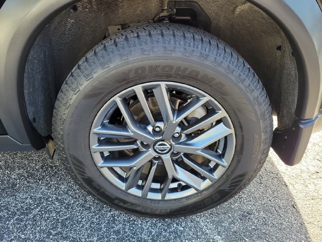 Used 2021 Nissan Rogue S AWD/4WD image 6