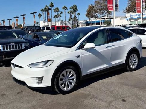 Used 2019 Tesla Model X 75D AWD/4WD image 4