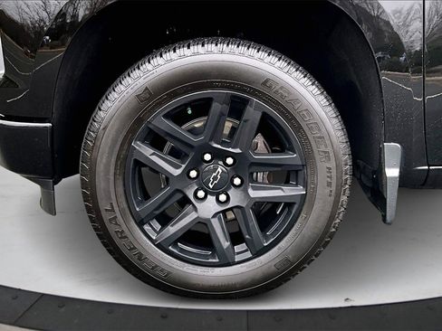 Used 2024 Chevrolet Silverado 1500 Custom image 31