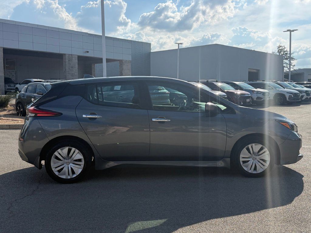 Used 2025 Nissan Leaf S FWD image 7