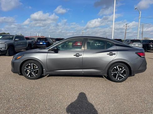 Used 2025 Nissan Sentra SV FWD image 4