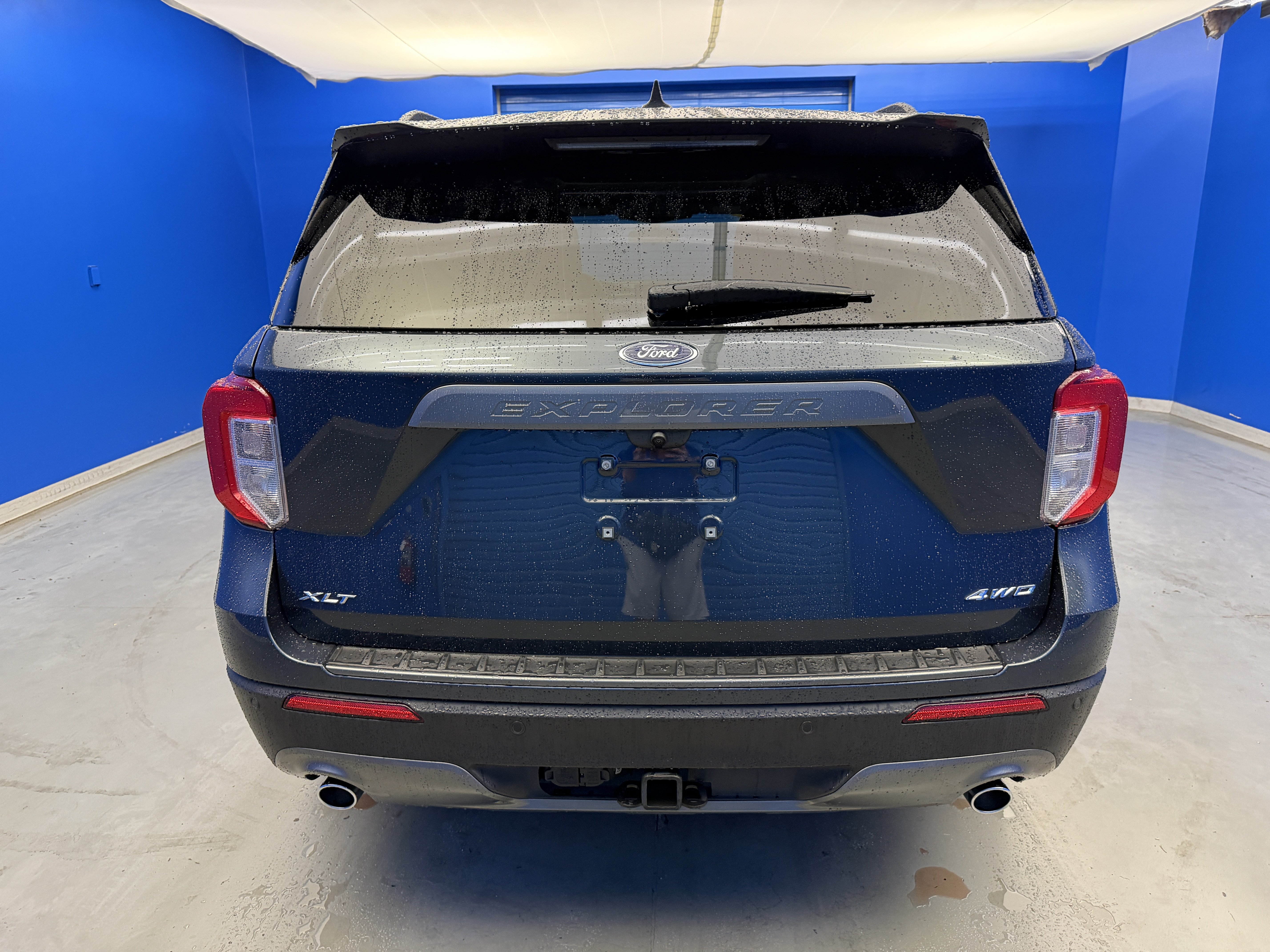 Used 2024 Ford Explorer XLT w/ Equipment Group 202A AWD/4WD image 6