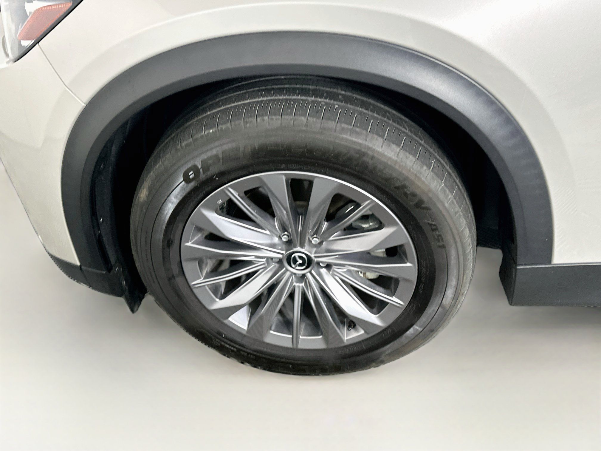 Used 2025 MAZDA CX-90 Plug-In Hybrid w/ Preferred AWD/4WD image 11