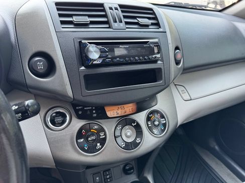 Used 2011 Toyota RAV4 Limited AWD/4WD image 25