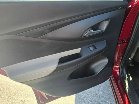 Used 2025 Buick Envista Avenir image 13