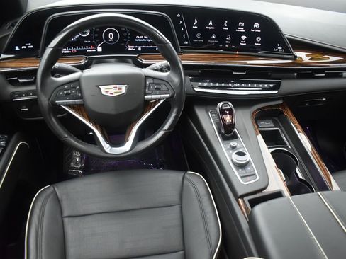 Used 2021 Cadillac Escalade Premium Luxury w/ LPO, Illumination Package image 14