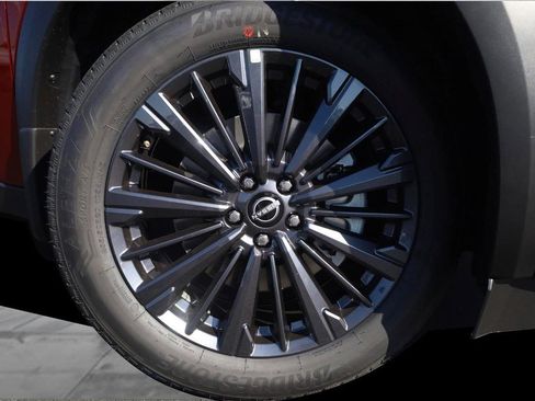 New 2026 Nissan Pathfinder SL w/ SL Premium Package (P04) image 3