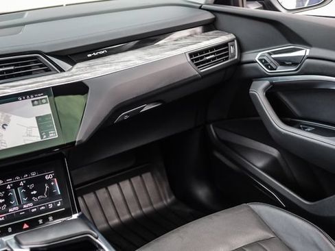 Used 2022 Audi e-tron Premium Plus AWD/4WD image 36