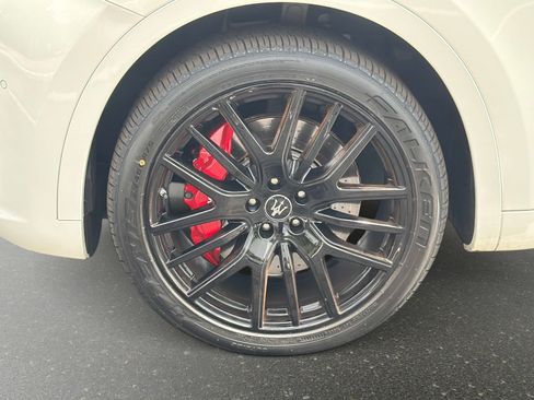 Used 2024 Maserati Levante Modena Ultima image 12