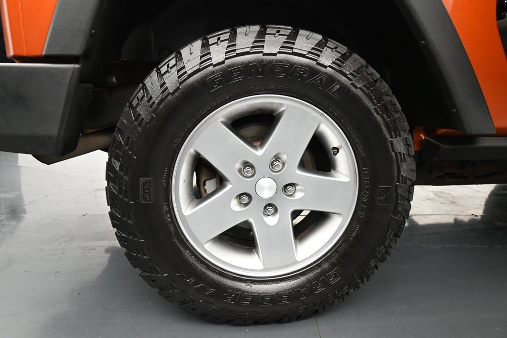 Used 2011 Jeep Wrangler Rubicon w/ Dual Top Group AWD/4WD image 10