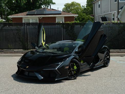 Used 2024 Lamborghini Revuelto AWD/4WD image 29