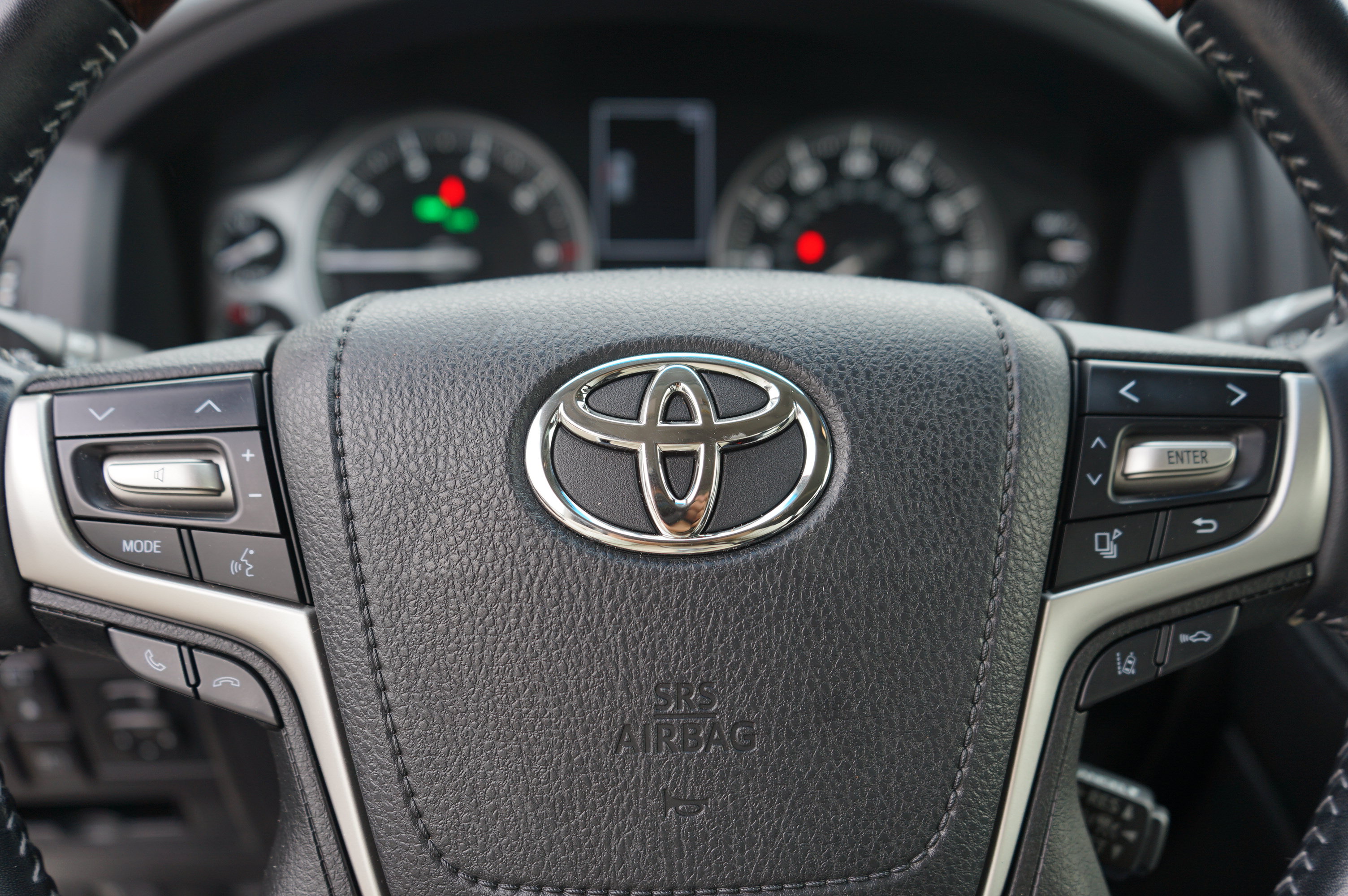 Used 2018 Toyota Land Cruiser AWD/4WD image 34