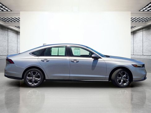 Used 2023 Honda Accord EX image 5