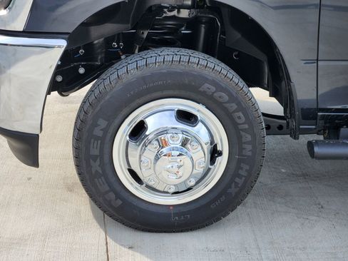 New 2026 RAM 3500 Tradesman AWD/4WD image 11