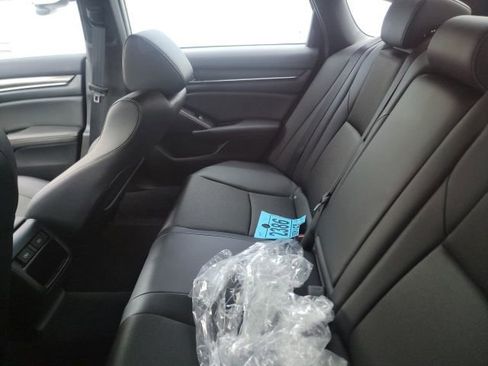 Used 2022 Honda Accord Sport image 11