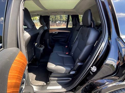 Used 2025 Volvo XC90 B5 Plus w/ Protection Package Premier image 29