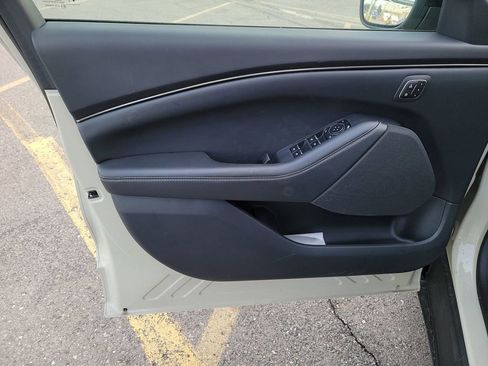 Used 2025 Ford Mustang Mach-E Select w/ Comfort Package Lite image 15