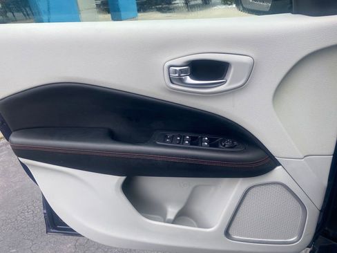 Used 2020 Jeep Compass Limited image 17