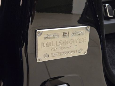 Certified 2025 Rolls-Royce Cullinan Black Badge AWD/4WD image 27