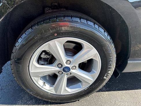 Used 2022 Ford Edge SE image 24