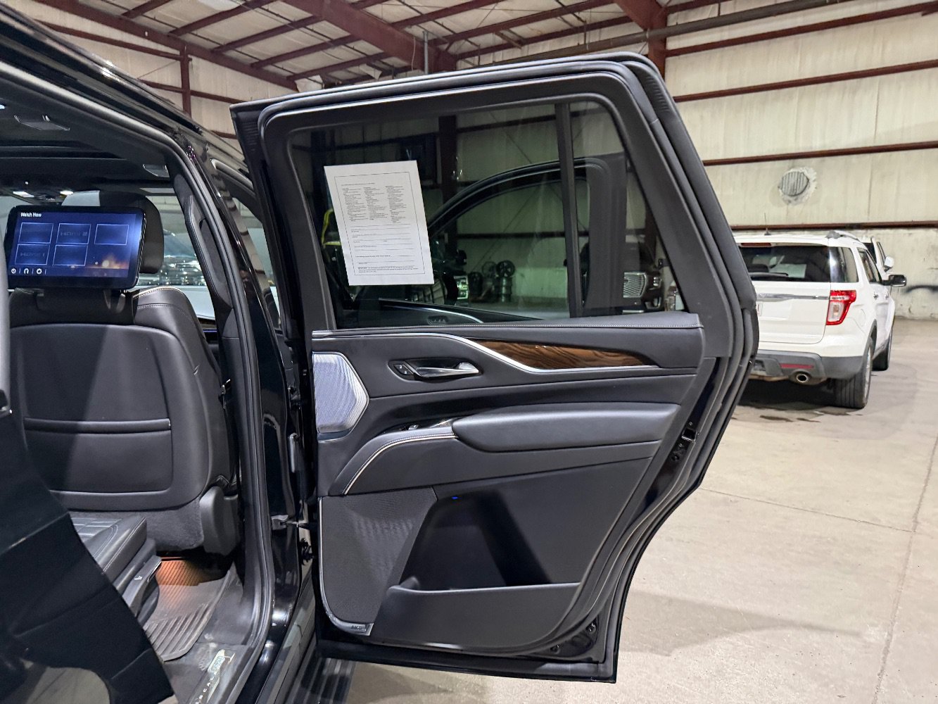 Used 2022 Cadillac Escalade Sport Platinum w/ LPO, ONYX Package AWD/4WD image 20