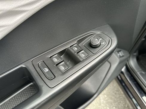 Certified 2023 Volkswagen Taos S FWD image 15