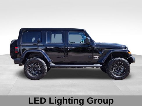 Used 2020 Jeep Wrangler Unlimited Sahara AWD/4WD image 5