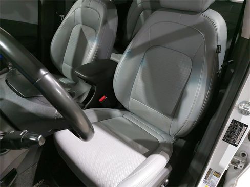 Used 2020 Hyundai Kona Limited image 16