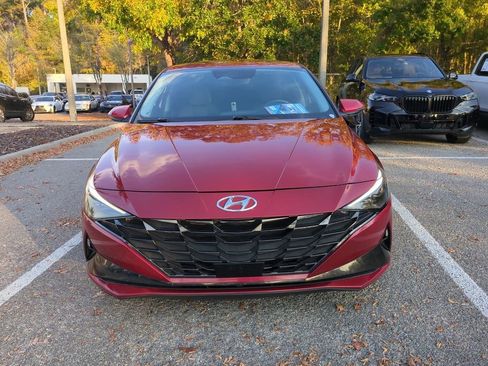 Used 2023 Hyundai Elantra Limited image 10