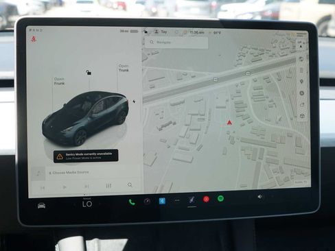 Used 2025 Tesla Model Y Long Range RWD image 12