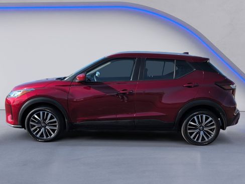 Used 2022 Nissan Kicks SV image 5