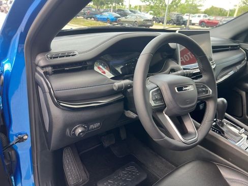 Certified 2026 Jeep Compass Latitude AWD/4WD image 38