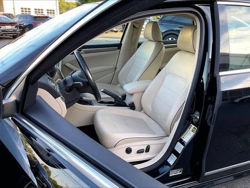 Used 2016 Volkswagen Passat 1.8T SE FWD image 6