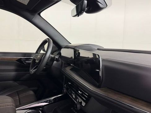 Used 2025 Chevrolet Tahoe High Country image 34