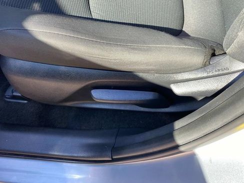 Used 2021 Toyota RAV4 LE FWD image 14