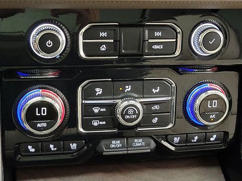 Certified 2024 GMC Yukon XL Denali w/ Denali Reserve Package AWD/4WD image 17