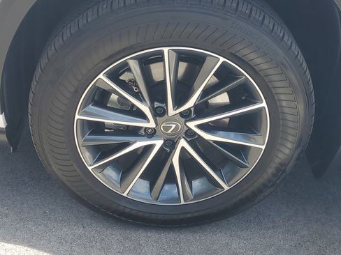 Used 2025 Lexus NX 250 FWD w/ Towing Package (2000 Lbs) image 4