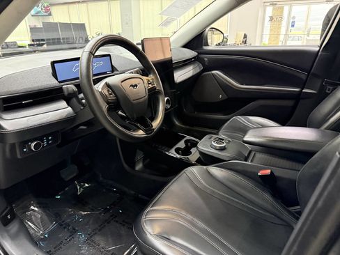 Used 2021 Ford Mustang Mach-E Premium image 19