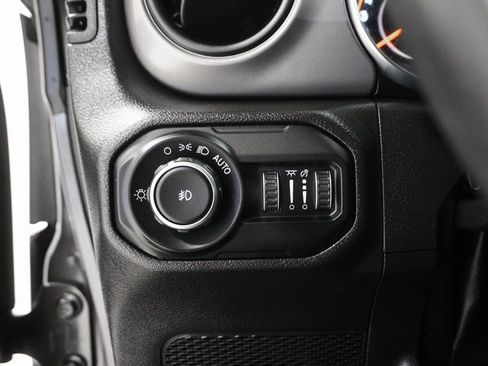 Certified 2022 Jeep Wrangler Unlimited Sport image 19