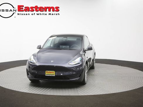 Used 2024 Tesla Model Y 2WD image 43