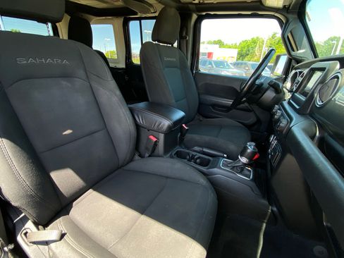 Used 2020 Jeep Wrangler Unlimited Sahara AWD/4WD image 19