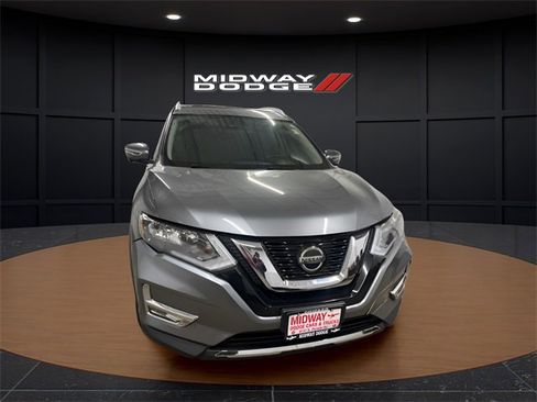 Used 2019 Nissan Rogue SV w/ Sun & Sound Touring Package image 5