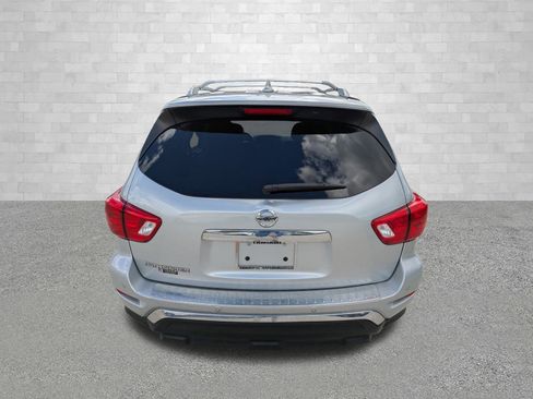 Used 2020 Nissan Pathfinder S image 3