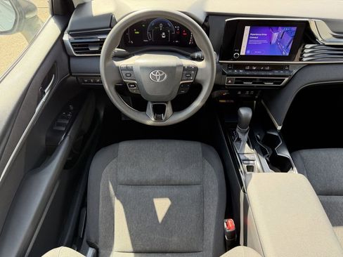 Used 2025 Toyota Camry LE FWD image 14