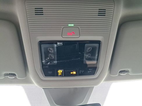 Used 2024 Volkswagen Atlas SE image 35