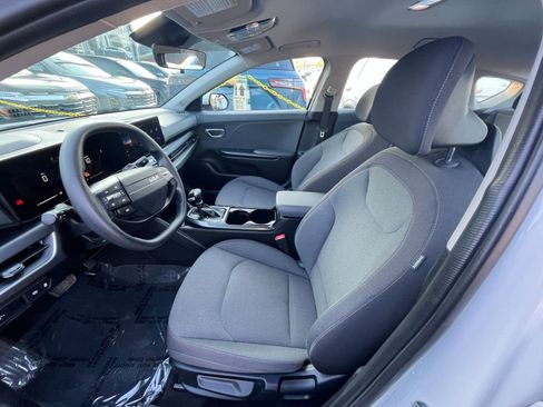 Used 2025 Kia K4 LXS image 25